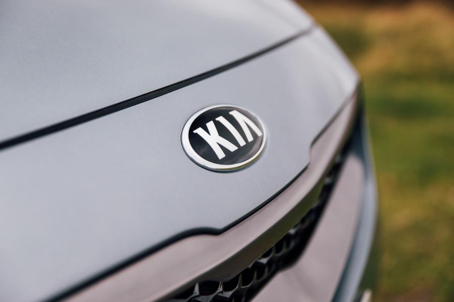 Логотип Kia XCeed 1.0 T-GDi 2019 года  (UK) (фото 30 из 91)